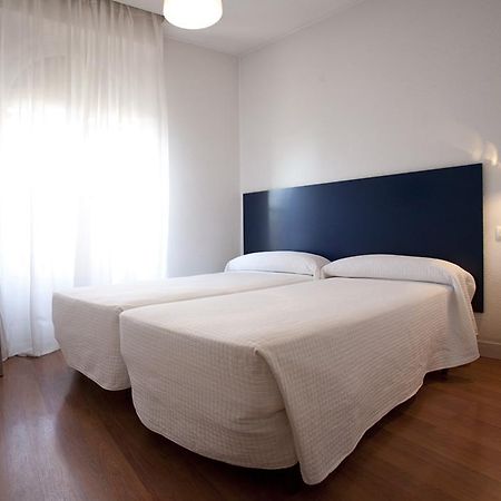 Hostal Santa Isabel Мадрид Стая снимка