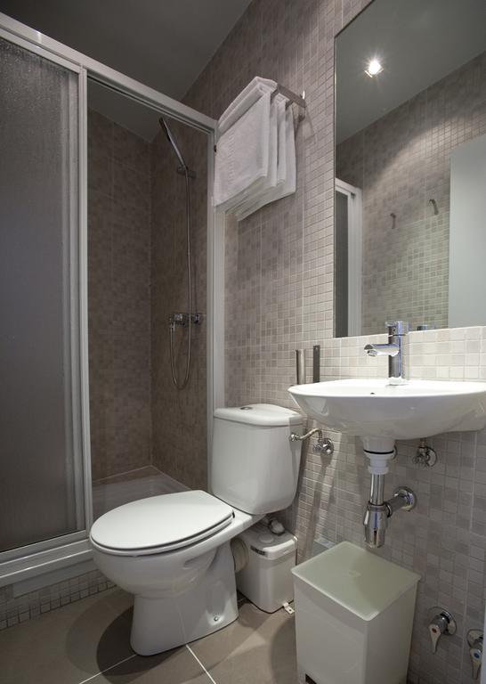 Hostal Santa Isabel Мадрид Стая снимка
