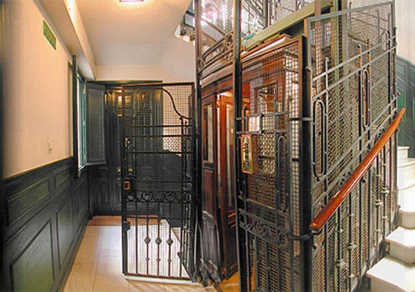 Hostal Santa Isabel Мадрид Екстериор снимка