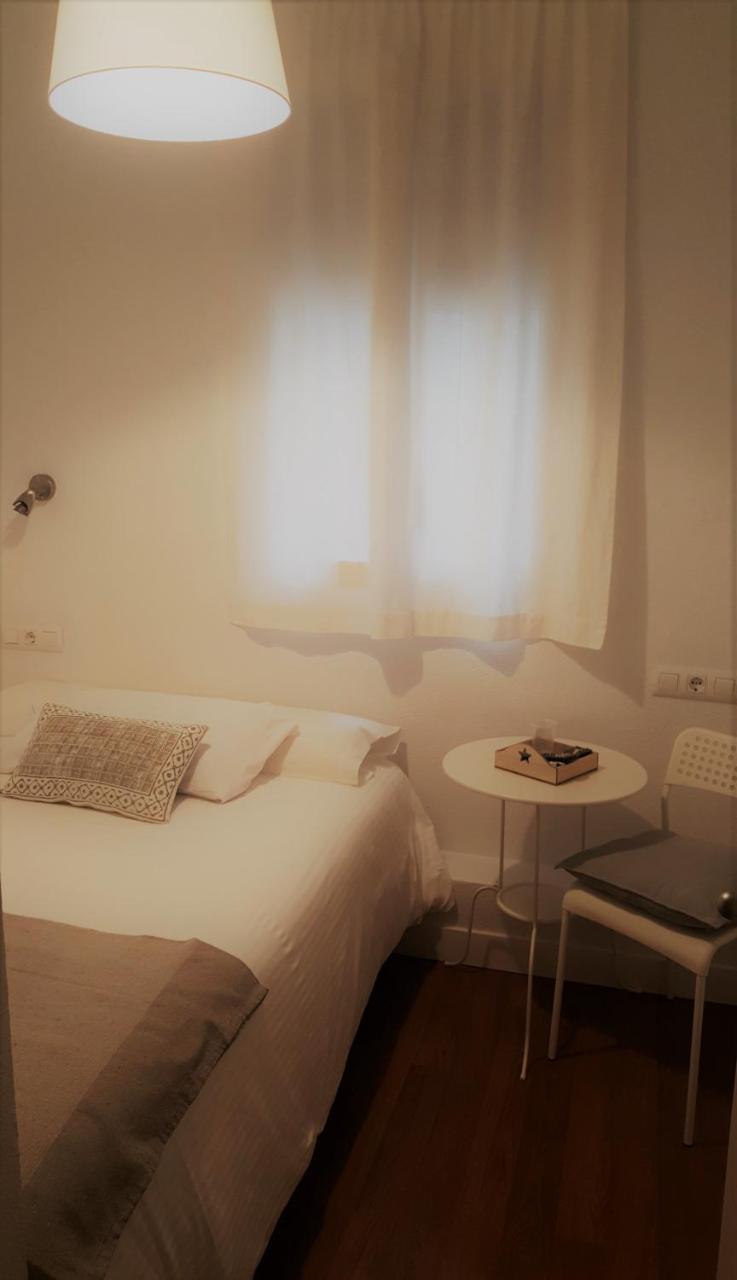 Hostal Santa Isabel Мадрид Екстериор снимка
